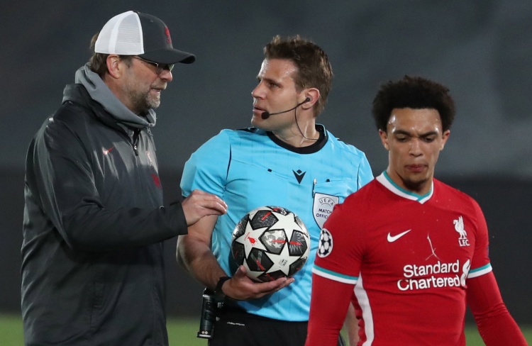 牛牛里判断比感觉重要