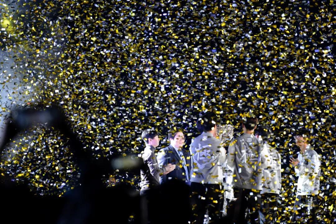 Doinb潘森神枪护体 K神+Sofm兄弟下路搞耍 Doinb队1-0K神队